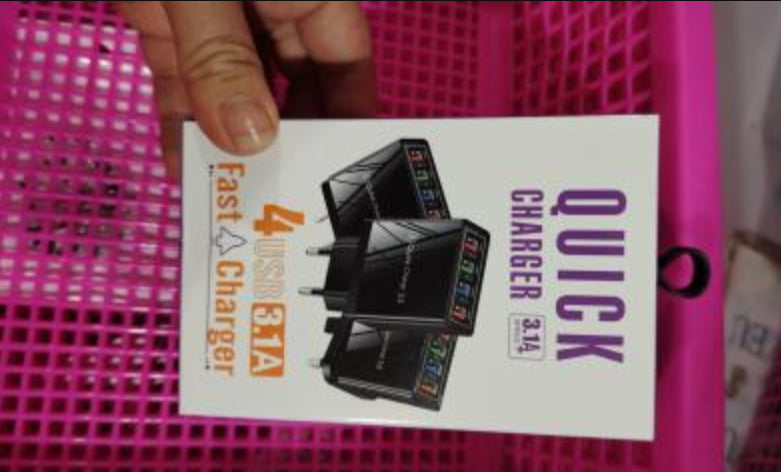 4-Port USB Fast Charger - Quick Charge 3.0 Multi-Device Adapter