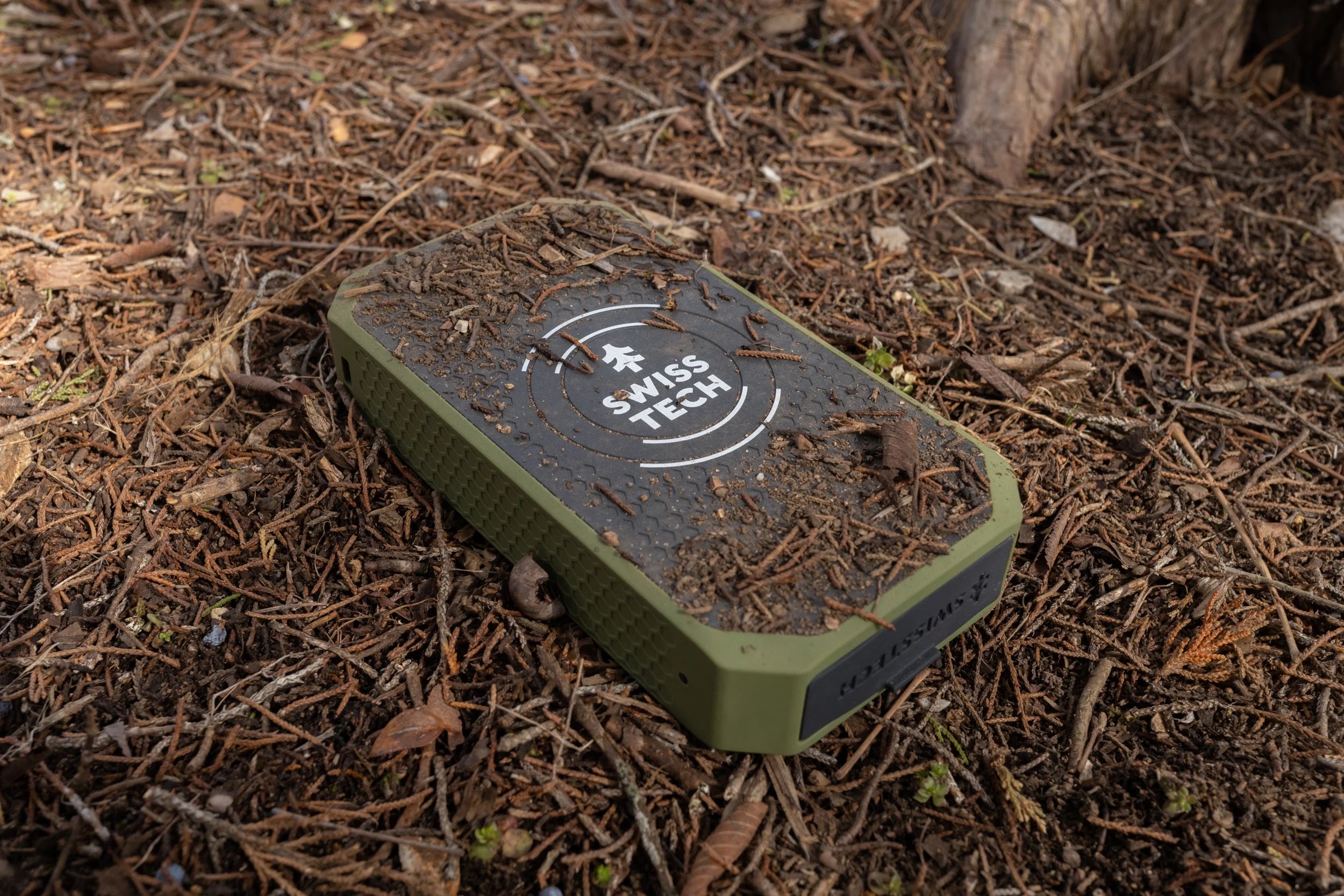 20000Mah Wireless Power Bank with Flashlight and IP54 Protection